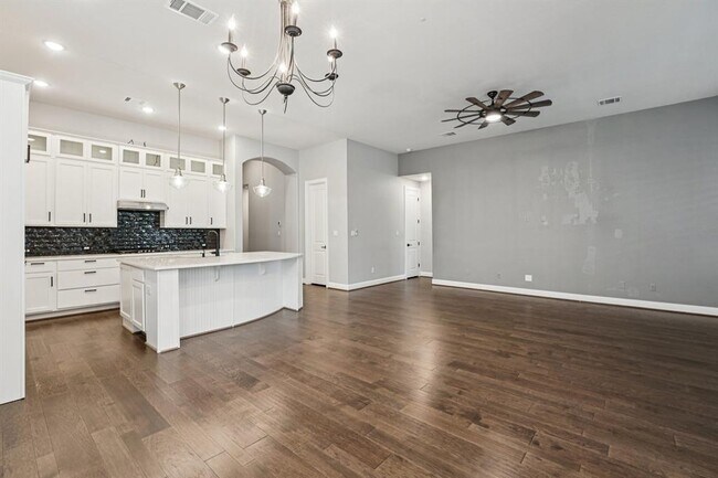 Building Photo - 197 Left Frk Dr