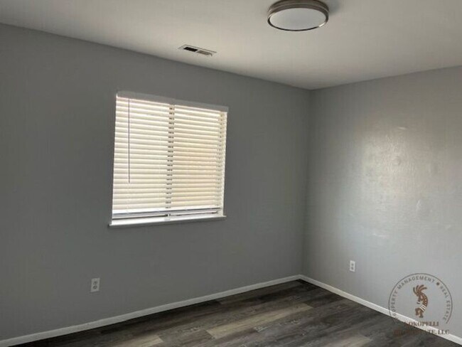 Building Photo - 464-32 1/8 32 1/8 Rd