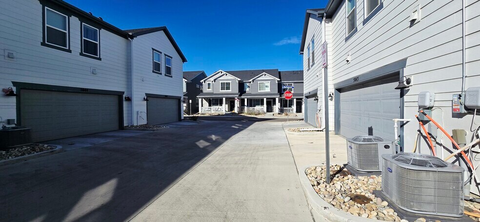 Building Photo - 5051 S Robb Ct