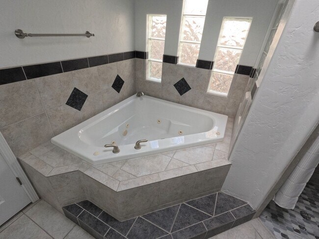 Building Photo - 2947 Longbow Loop