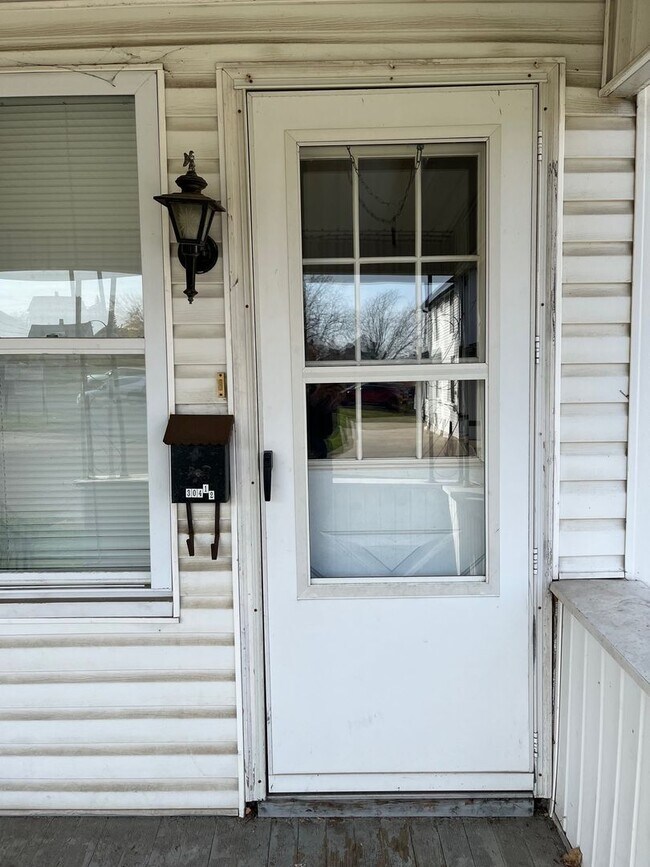 Building Photo - djb304