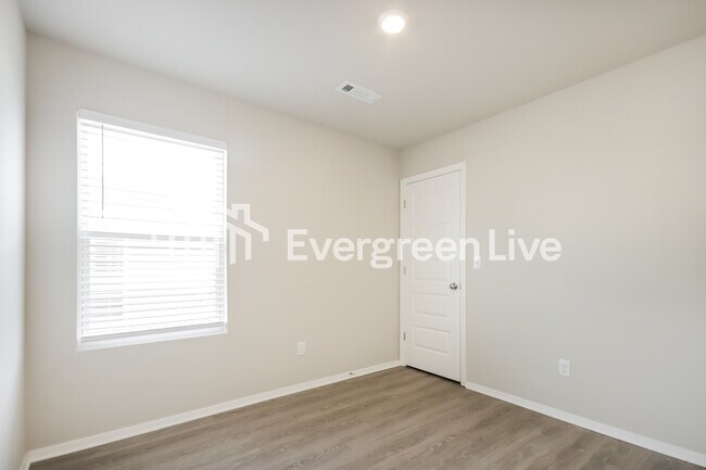 Building Photo - 6511 NW Kathleen St