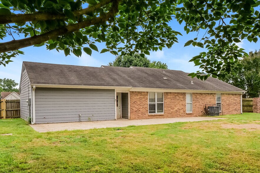 Building Photo - 3880 Warrington Dr