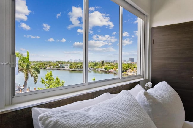 Building Photo - 101 N Shore Dr