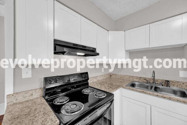 Building Photo - 3440 Pruett Ct