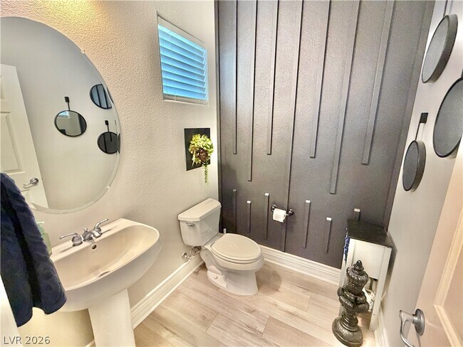 Building Photo - 399 Center Green Dr