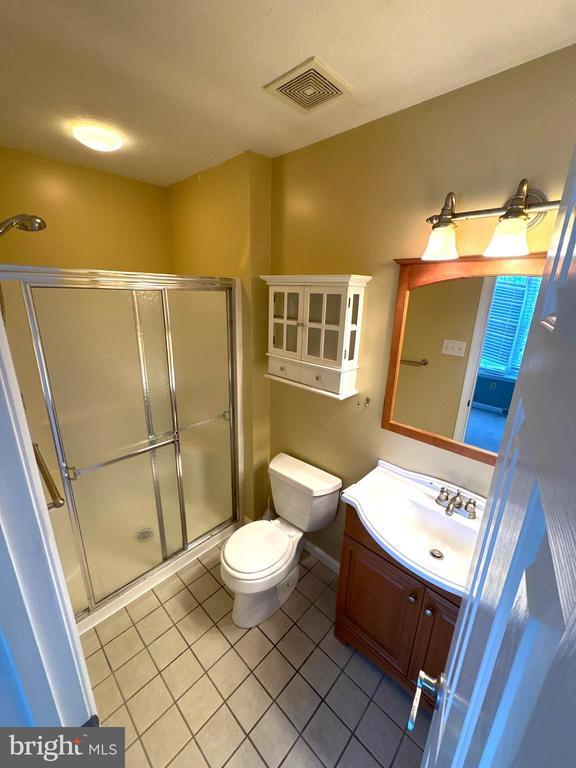 Building Photo - 674 Tram Way