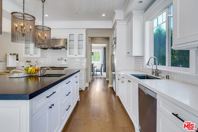 Building Photo - 19633 Wells Dr