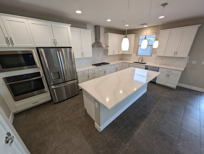 Building Photo - 11816 River Hawk Ave