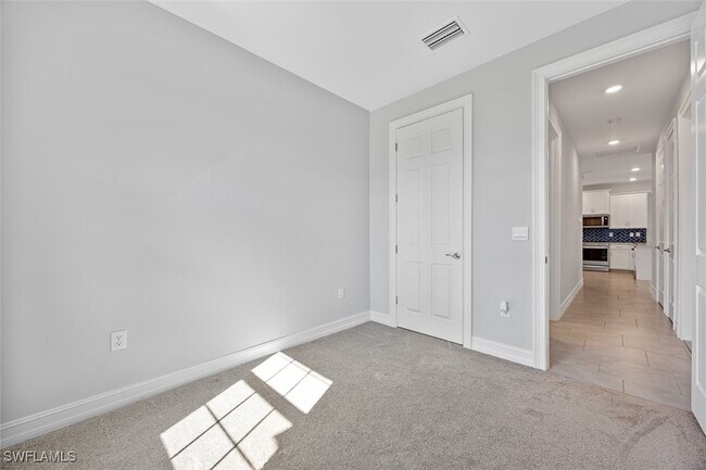 Building Photo - 1095 Rolling Brk Ln