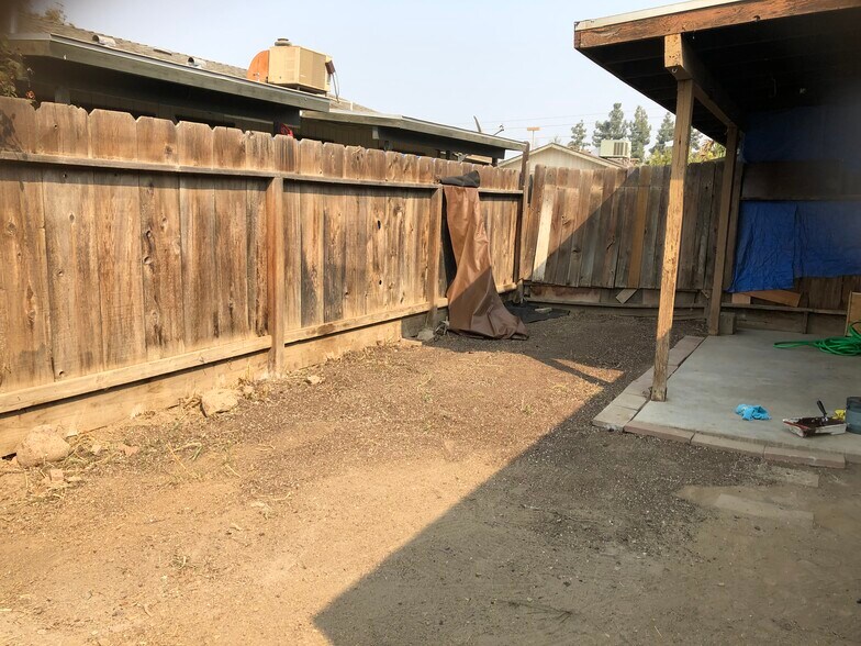 Building Photo - 2514 W Hemlock Ct
