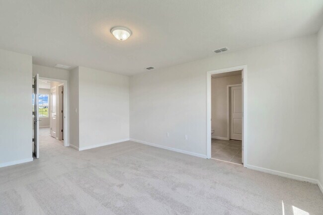 Building Photo - Available on 08/10! Desirable 4-Bedroom Home in Scenic Ridgeview Community