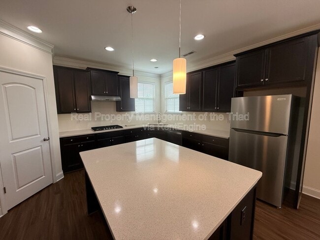 Building Photo - 5741 Marblehead Dr