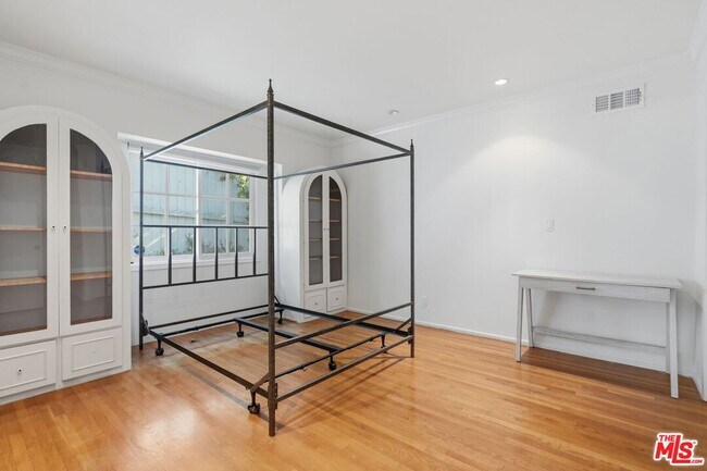 Building Photo - 510 Toyopa Dr