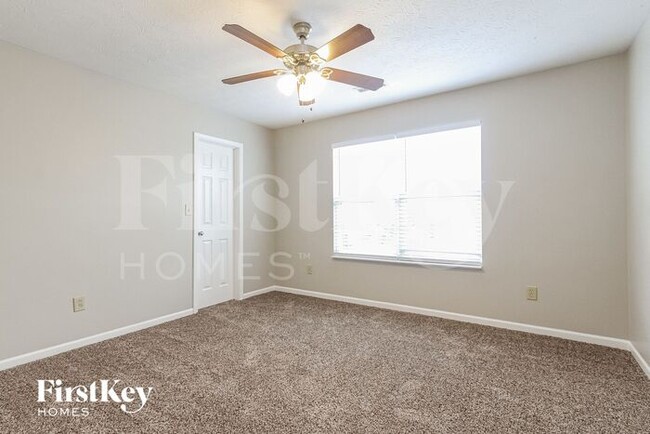 Building Photo - 1237 Niagara Ln
