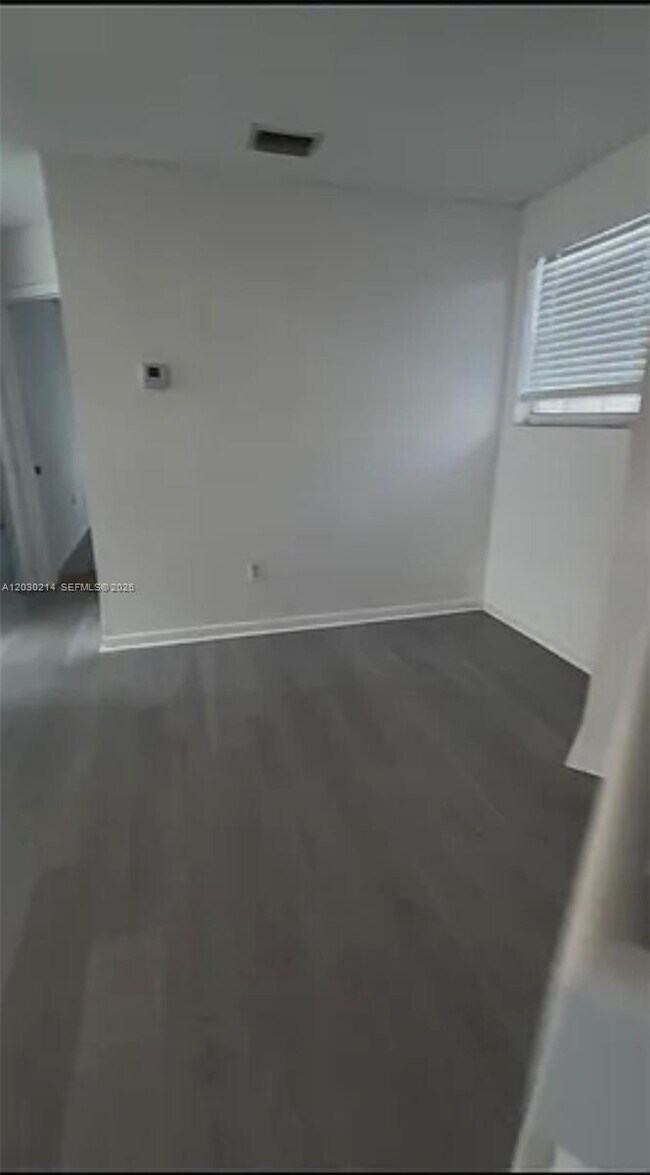 Building Photo - 127 SW 159th Way