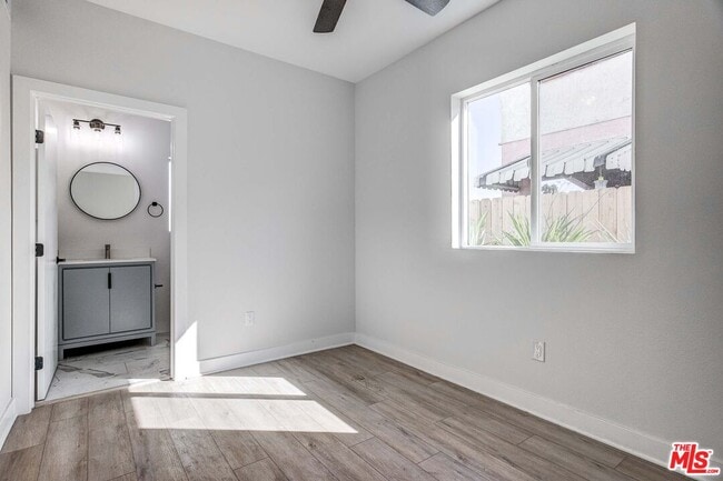 Building Photo - 624 W 83rd St