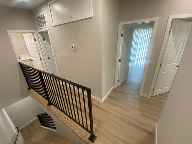Building Photo - NEW 4BD/2BA on Montezuma!