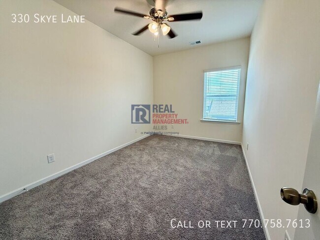 Building Photo - 330 Skye Ln