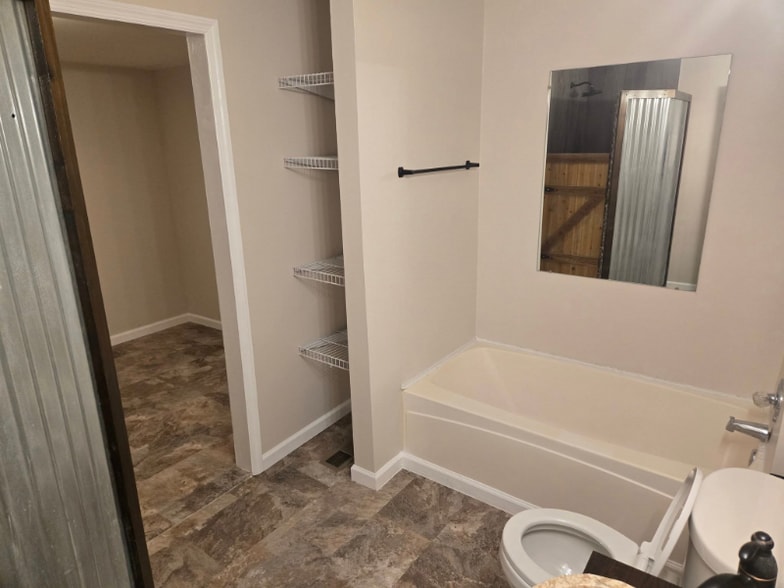 Building Photo - 5 Overlook Trail