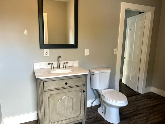 Building Photo - 636 Lisbon St