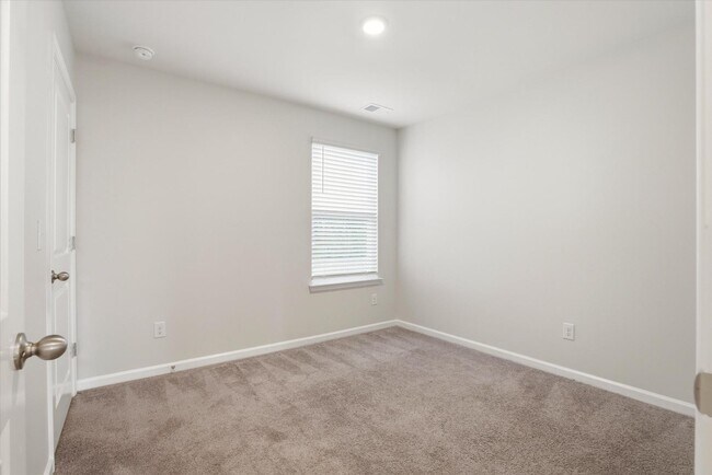 Building Photo - 9773 Roseberry St