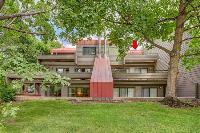 Building Photo - Downtown 3bed/3 bath w/2-car garage - $4500