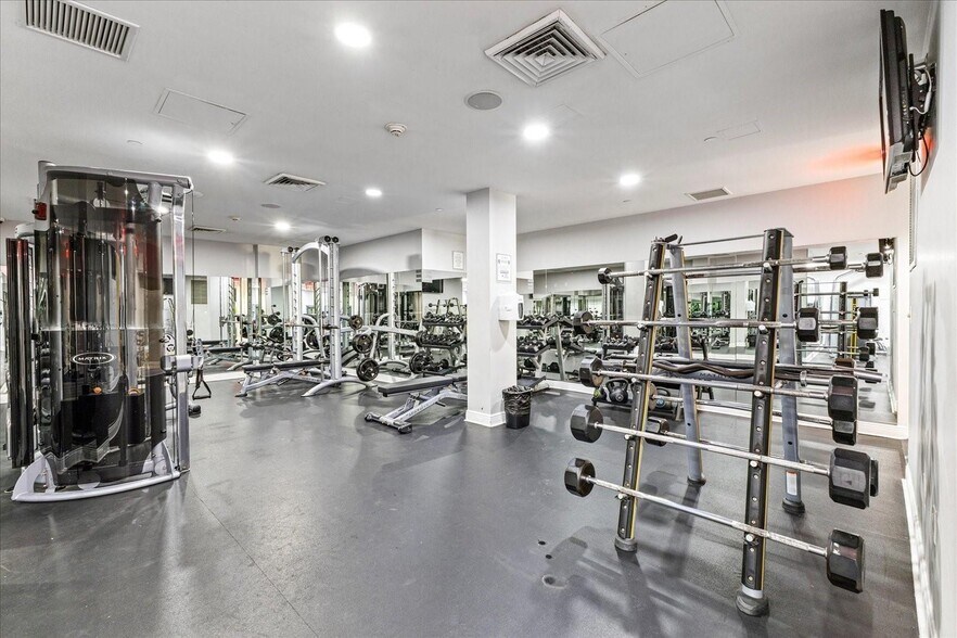 Building Photo - 1250 S Miami Ave