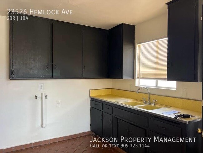 Building Photo - Great 2 Bedroom Unit