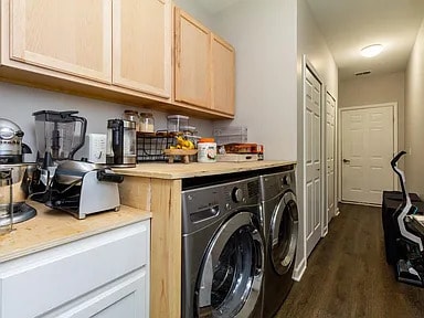 Building Photo - 5439 Twin Oaks Dr