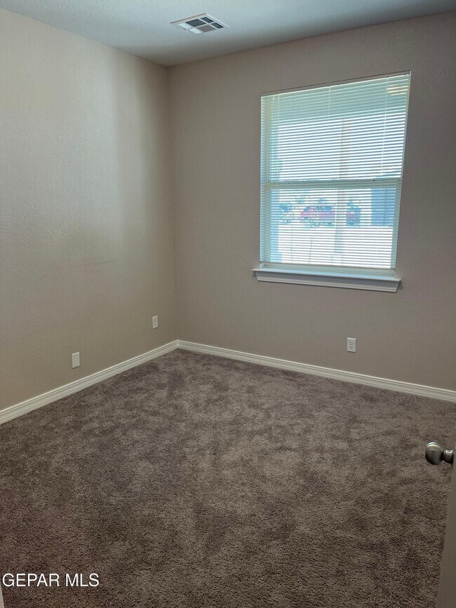 Building Photo - 3929 Desert Bluff Dr