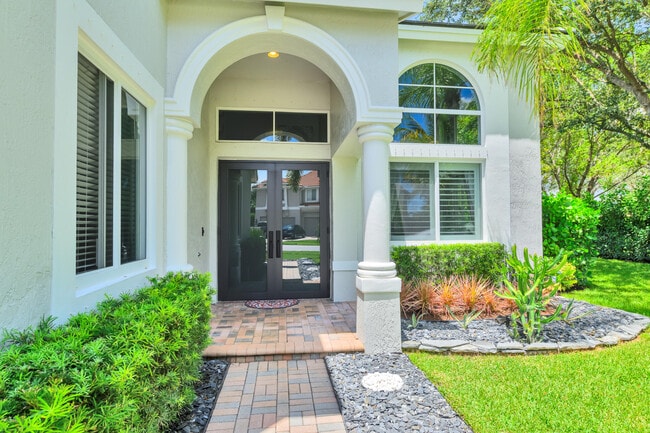 Building Photo - 4661 Manderly Dr
