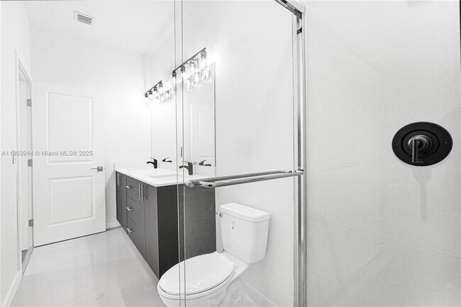 Building Photo - 22555 SW 125th Ave