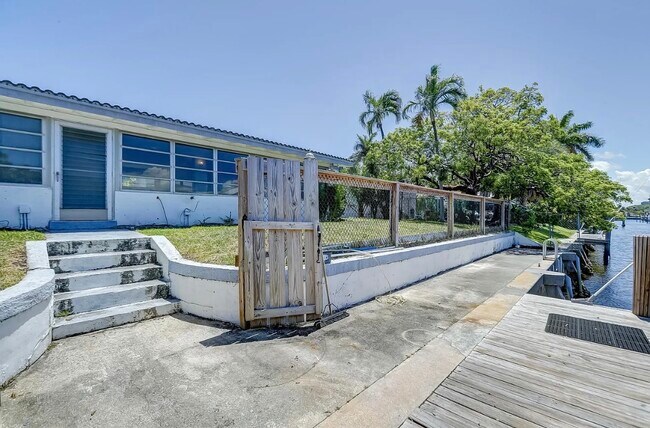 Building Photo - 2041 Coral Reef Dr