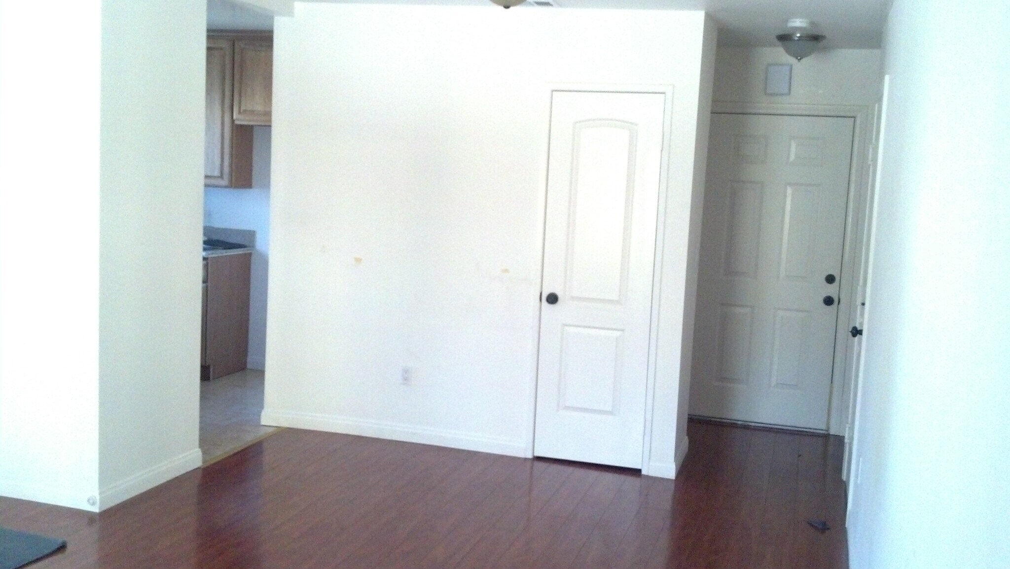 Building Photo - 2040 Glenwood Rd
