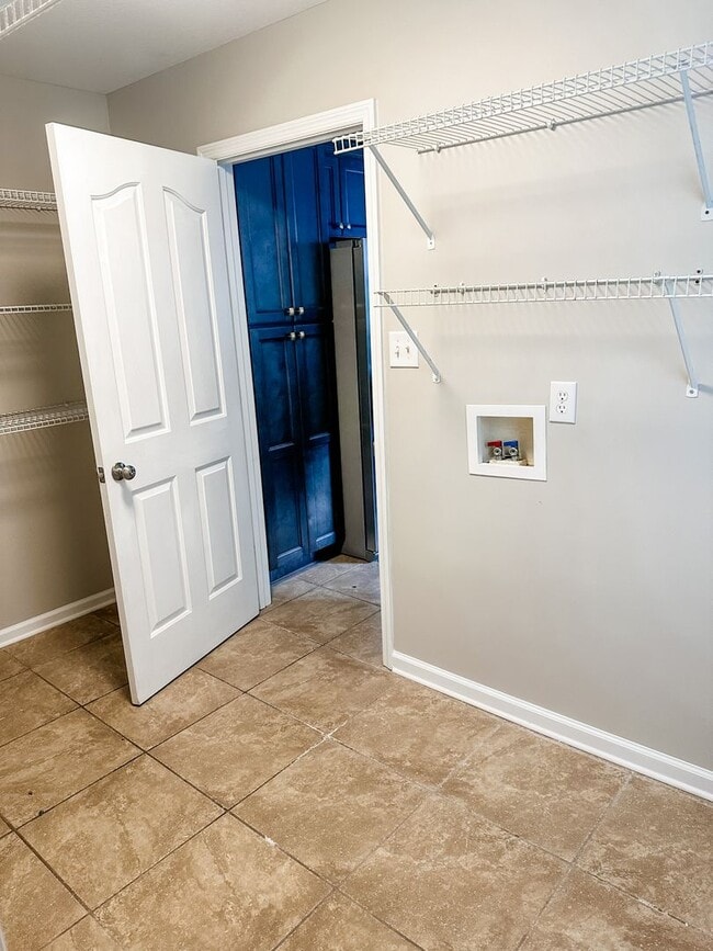 Building Photo - Beautifully updated 4 Bedroom/2.5 Bath Executive Rental in Farragut!