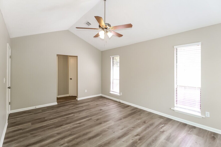 Building Photo - 1097 Williamsburg Ln