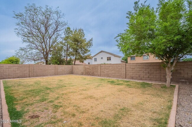 Building Photo - 2574 W Sawtooth Way