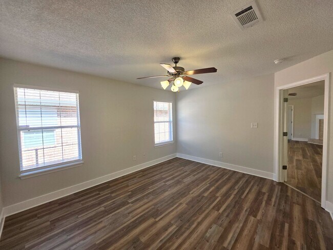 Building Photo - 5008 Orlando Ct