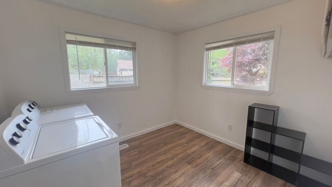 Building Photo - 91692 Smith Lake Rd