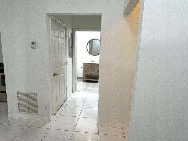 Building Photo - 3166 Via Poinciana