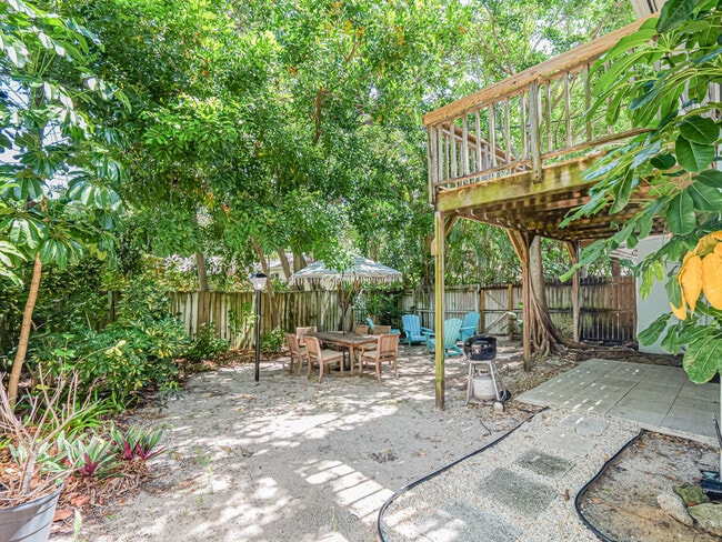 Building Photo - 925 Coquina Ln