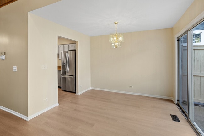 Building Photo - 1252 S Parkside Dr