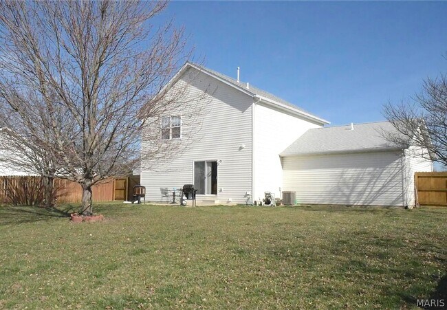 Building Photo - 347 Logan Dr