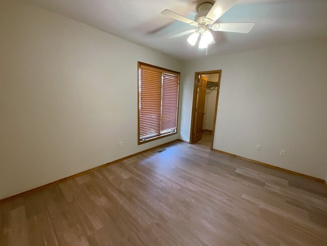 Building Photo - LEASING