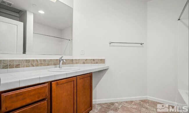 Building Photo - 5154 Ironstone Cir