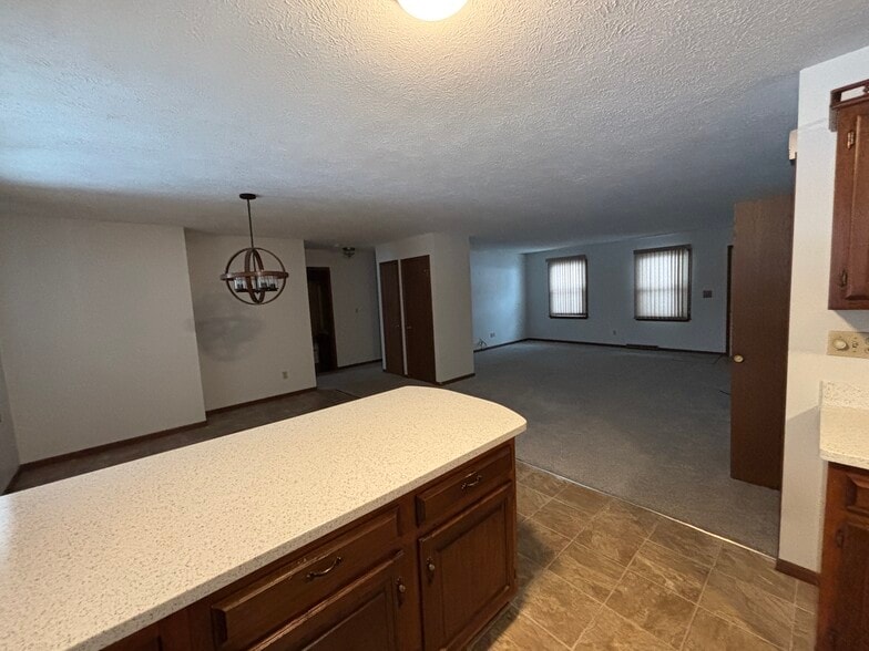 Building Photo - 1949 Richwood Dr