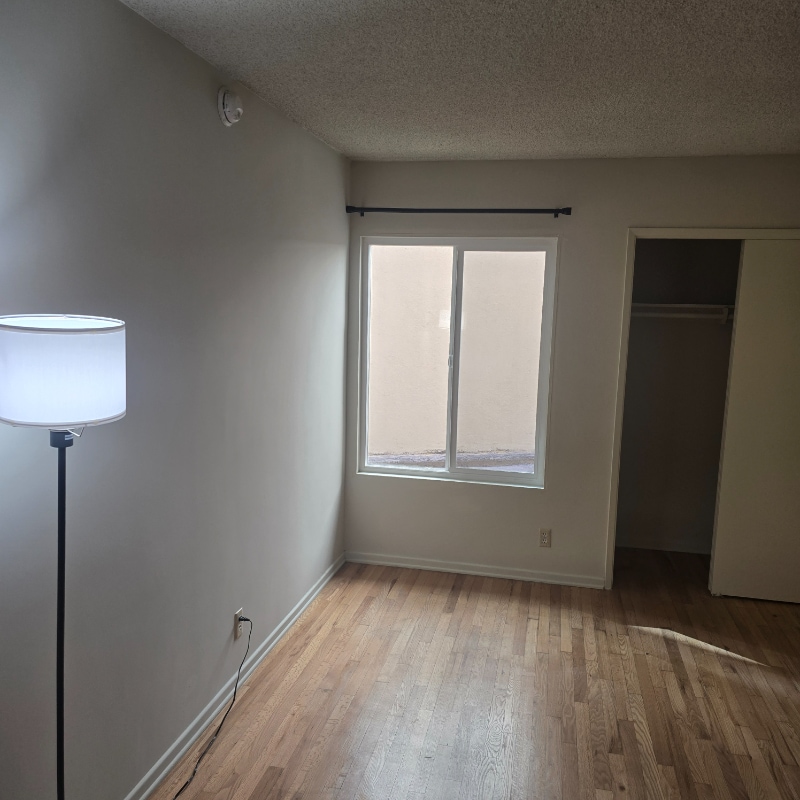 Building Photo - 1424 Colby Ave