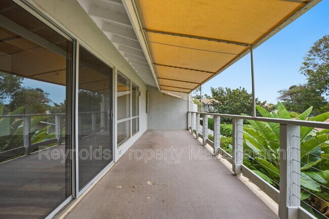 Building Photo - 2279 Caminito Cabala