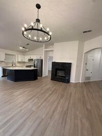 Building Photo - 7616 Copperfield Dr NE